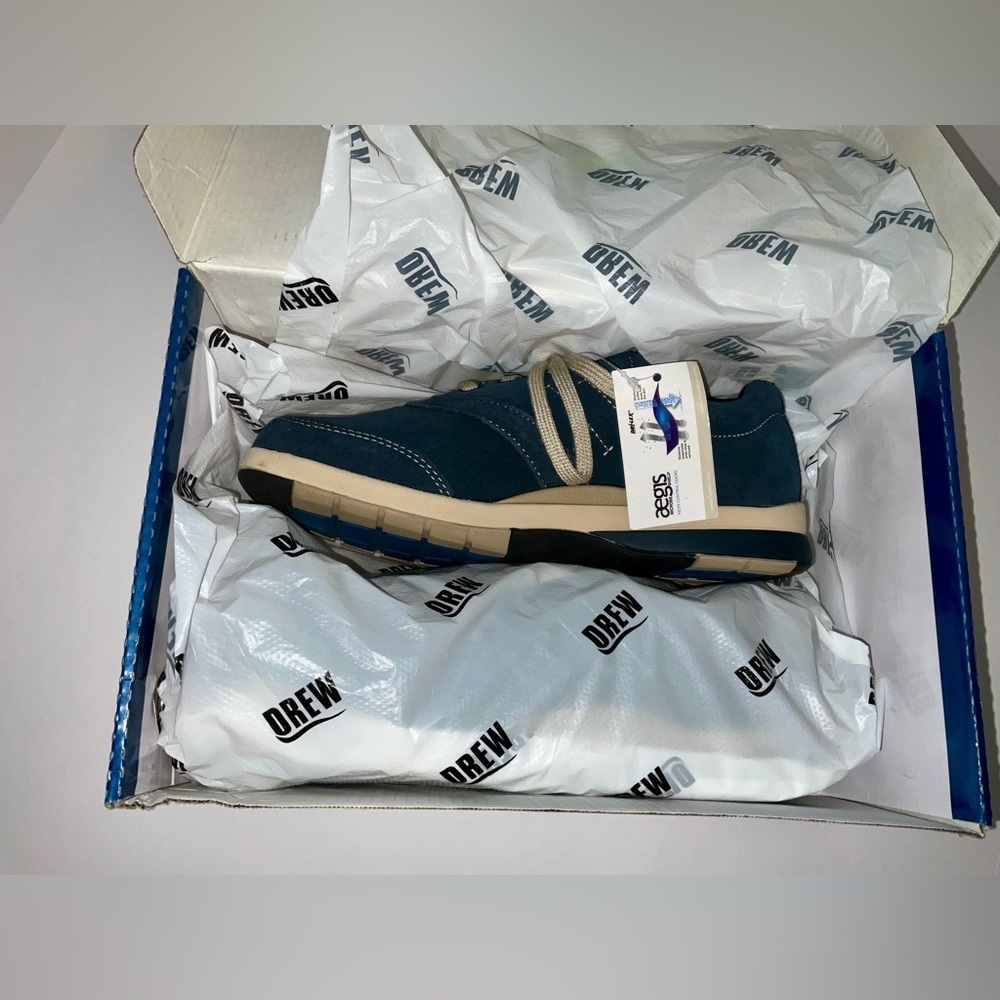 Drew Columbia Navy Suede Oxford lace up shoe in 7W - new with box (wide width)